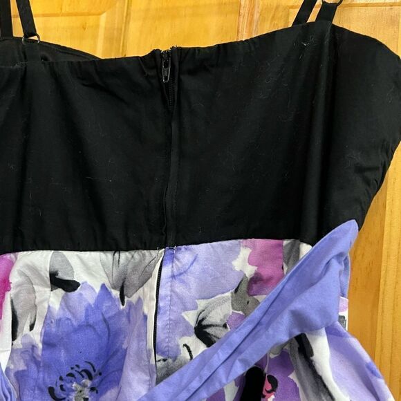IZ Byer dress floral, purple, and black zip up size 7 dress - Picture 3 of 4